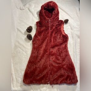 May & July | faux fur “Fox Red” hooded vest